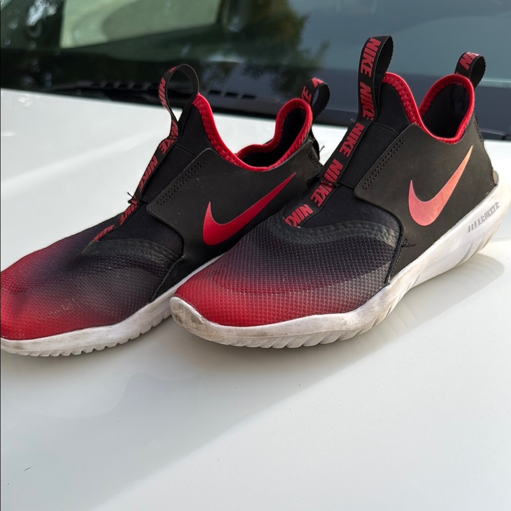 Nike Black and Red Gradient Slip-Ons